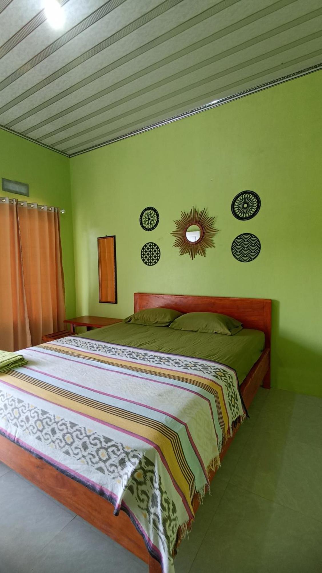 Loyal Friend Hostel Karimunjawa Kültér fotó
