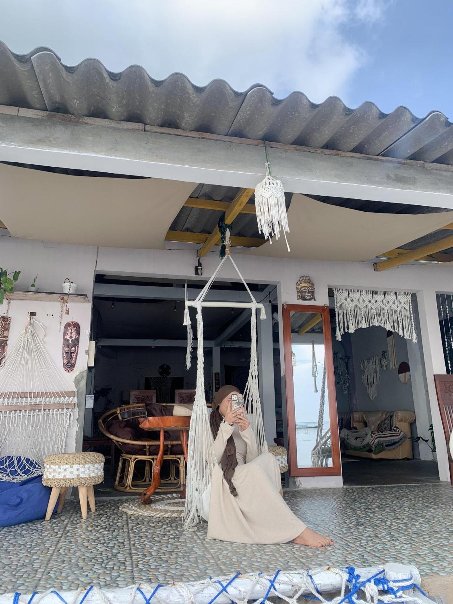 Loyal Friend Hostel Karimunjawa Kültér fotó
