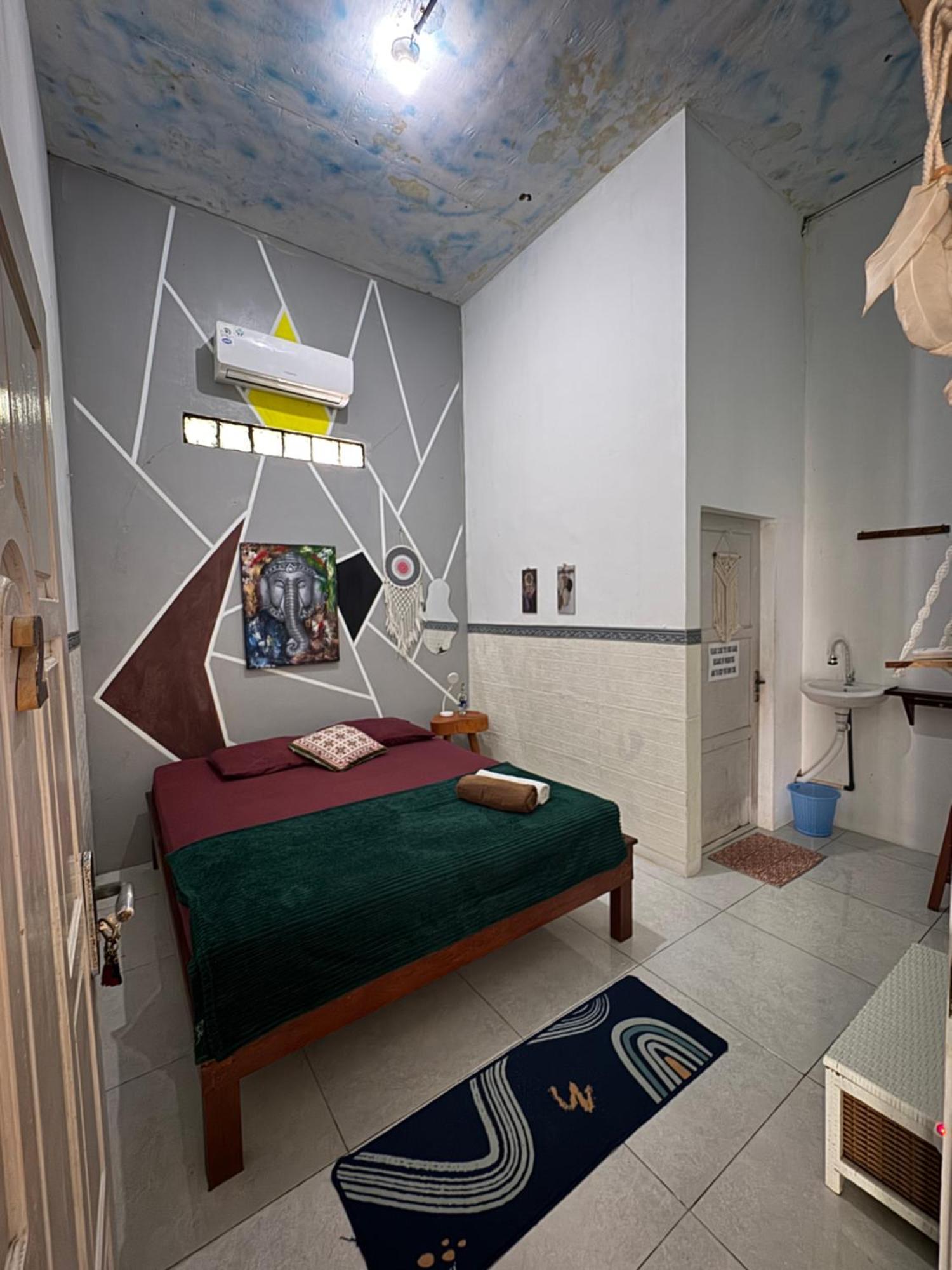Loyal Friend Hostel Karimunjawa Kültér fotó