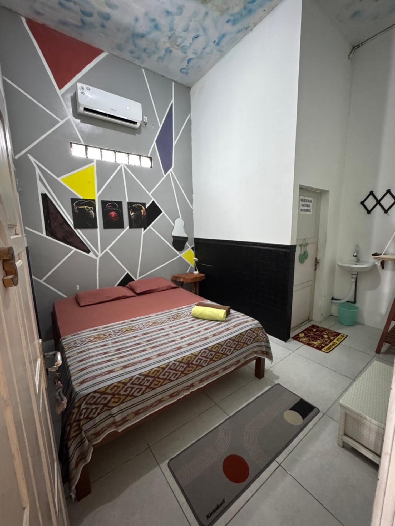Loyal Friend Hostel Karimunjawa Kültér fotó